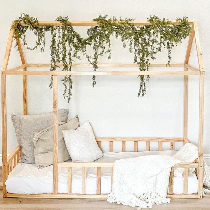 Janie and Jack Montessori House Bed with Rails / Size Full