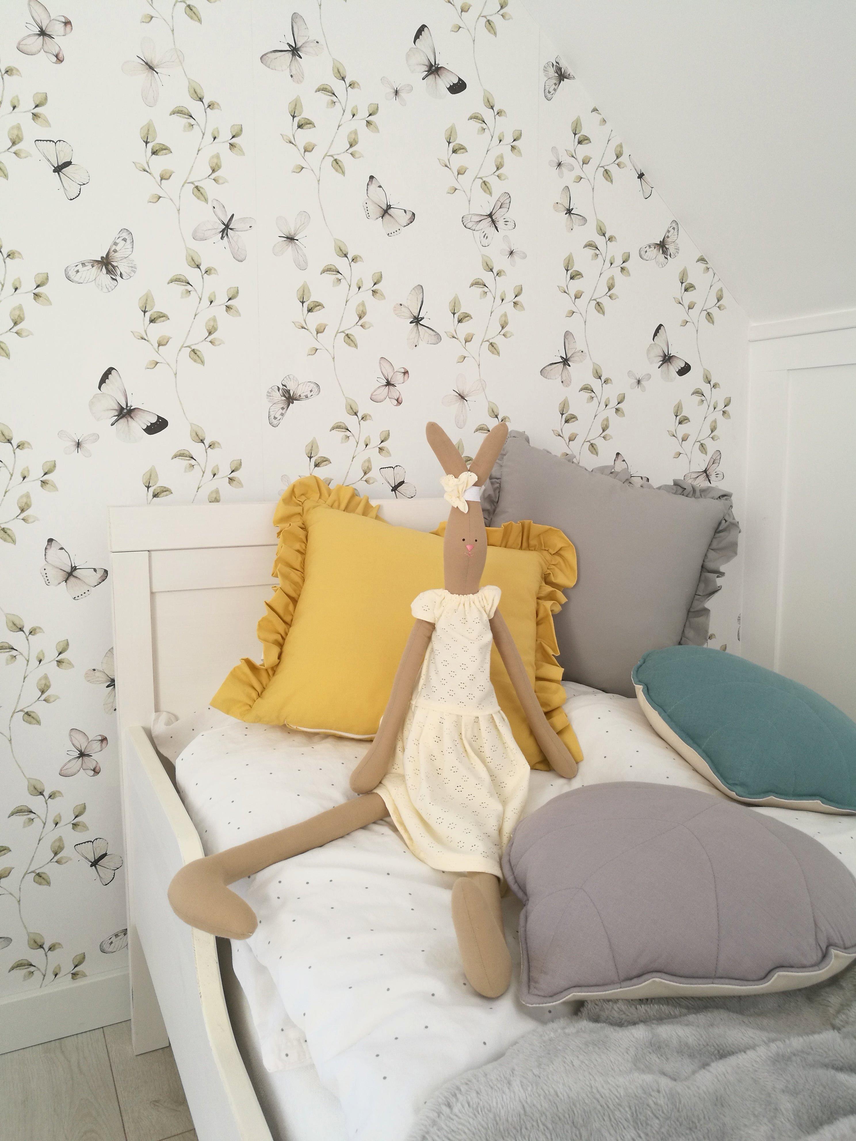 Janie and Jack Butterfly Fun Wallpaper