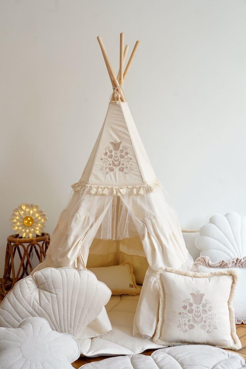 Janie and Jack Boho Teepee Tent with Frills and "Caramel" Mat with Frill Set