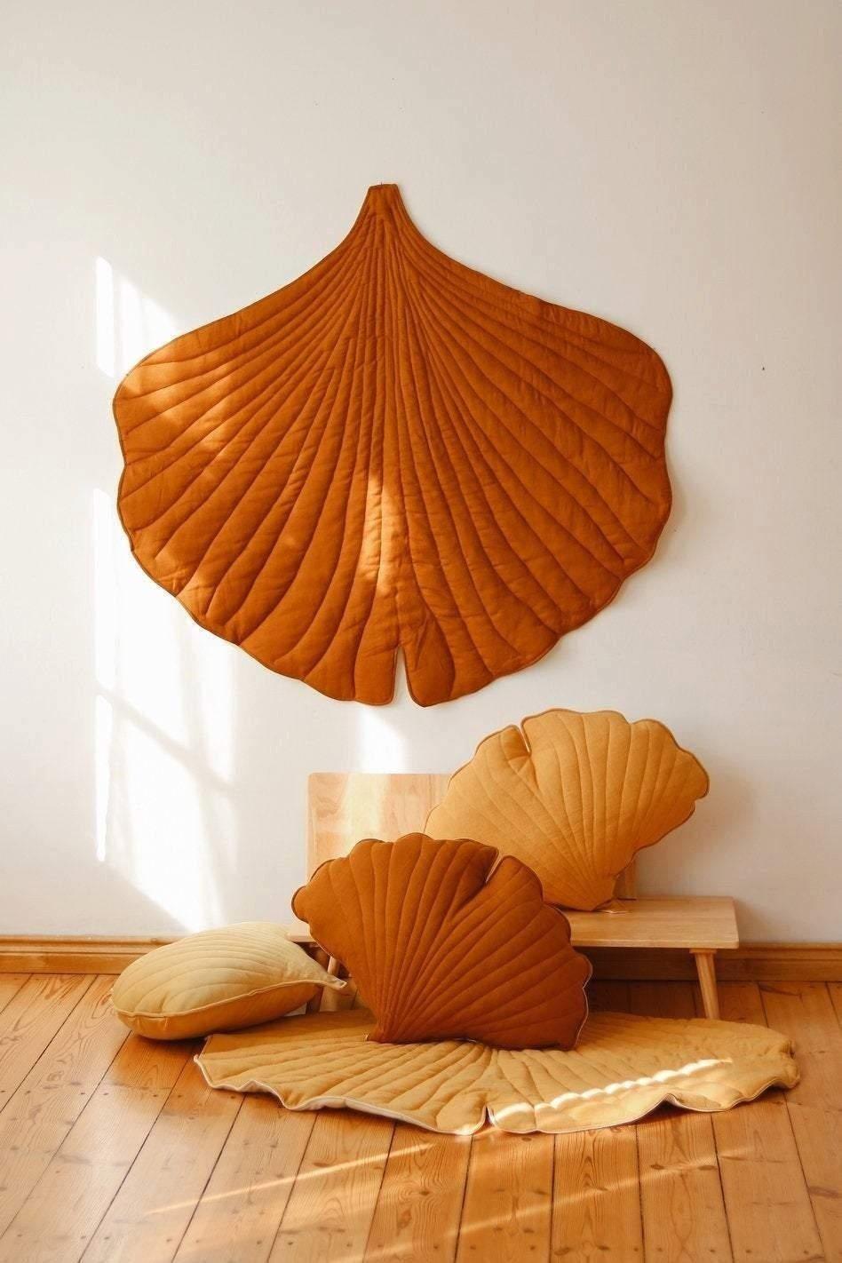 Janie and Jack Linen Caramel Ginkgo Leaf Mat