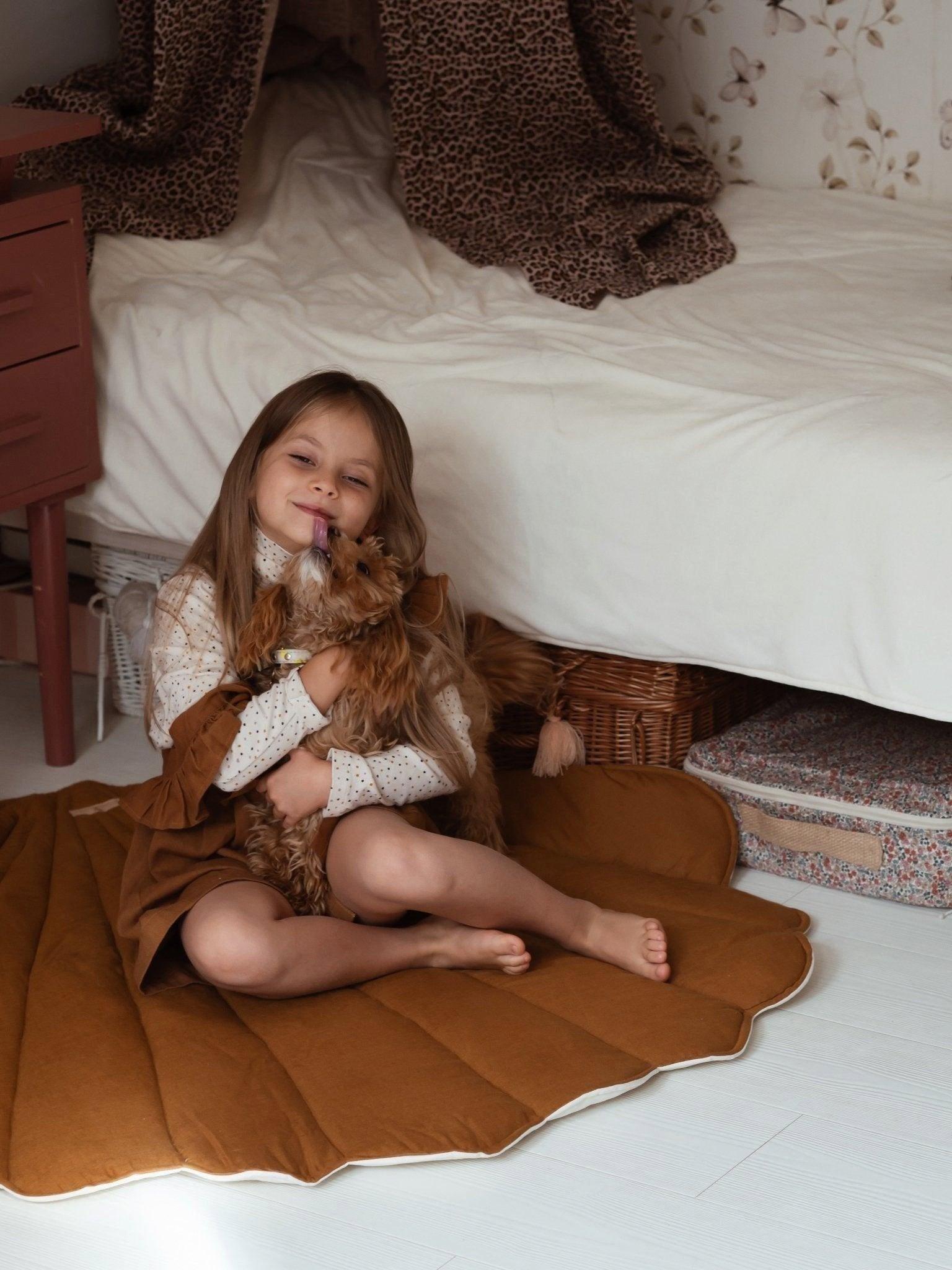 Janie and Jack Linen Caramel Shell Mat